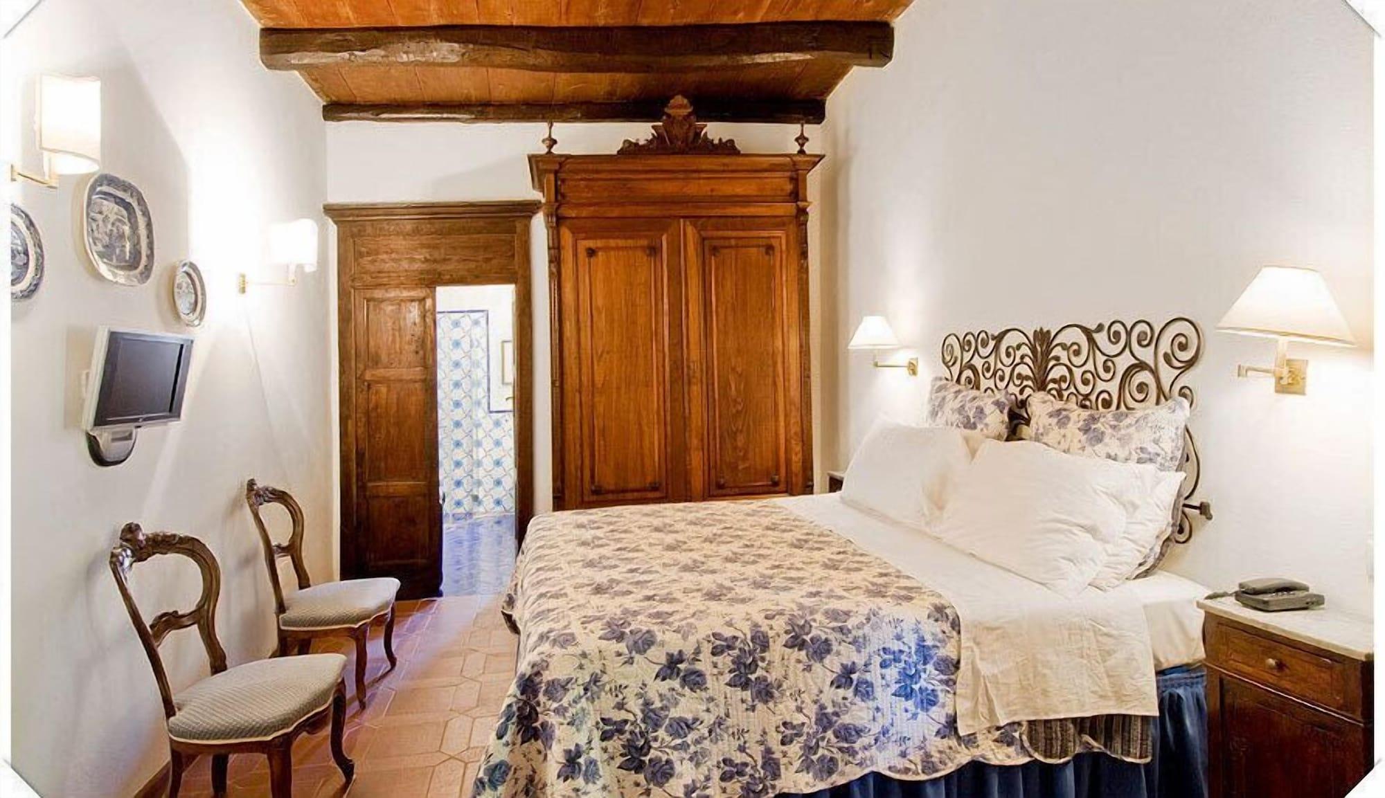 Hotel Lucrezia Riola Sardo Buitenkant foto