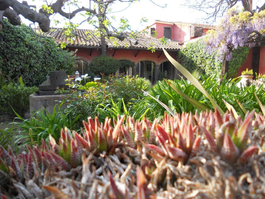Hotel Lucrezia Riola Sardo Buitenkant foto