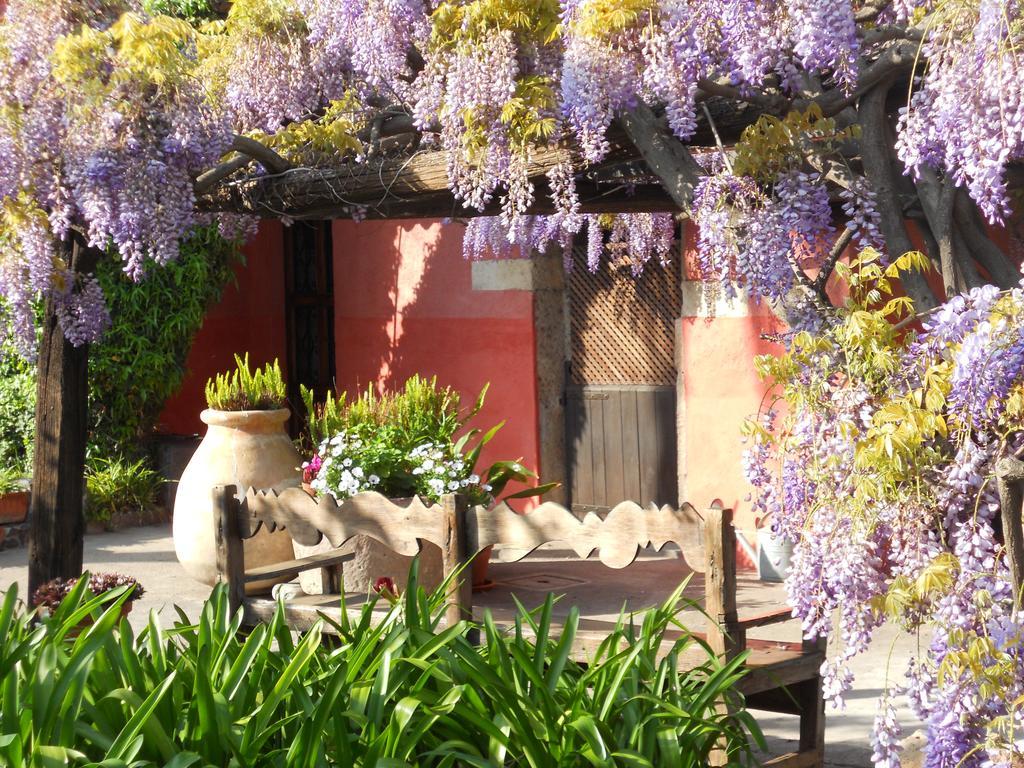 Hotel Lucrezia Riola Sardo Buitenkant foto