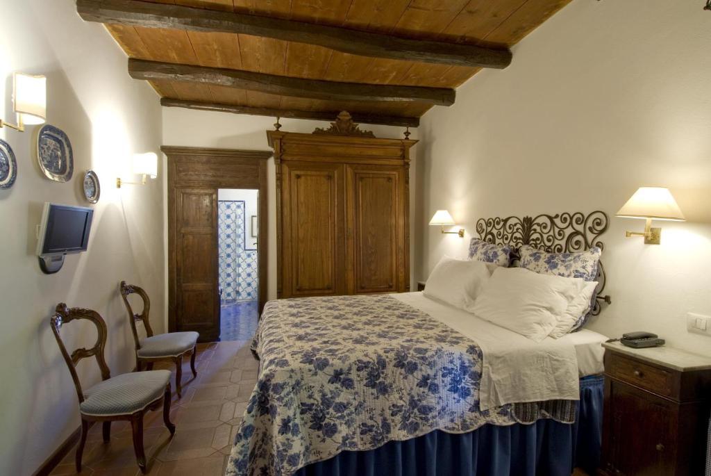 Hotel Lucrezia Riola Sardo Buitenkant foto